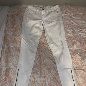 White Zipped Jeans